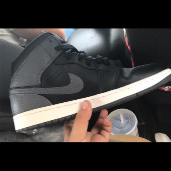 Jordan 1 mid black and dark grey - Picture 5 of 8